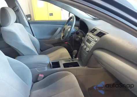 2011 Toyota Camry Le z USA, uszkodzony, nr VIN 4T1BF3EK5BU649996